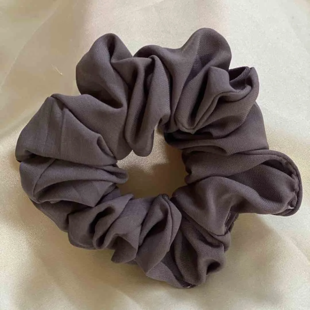 Scrunchies_0735056650 chic twist scrunchies