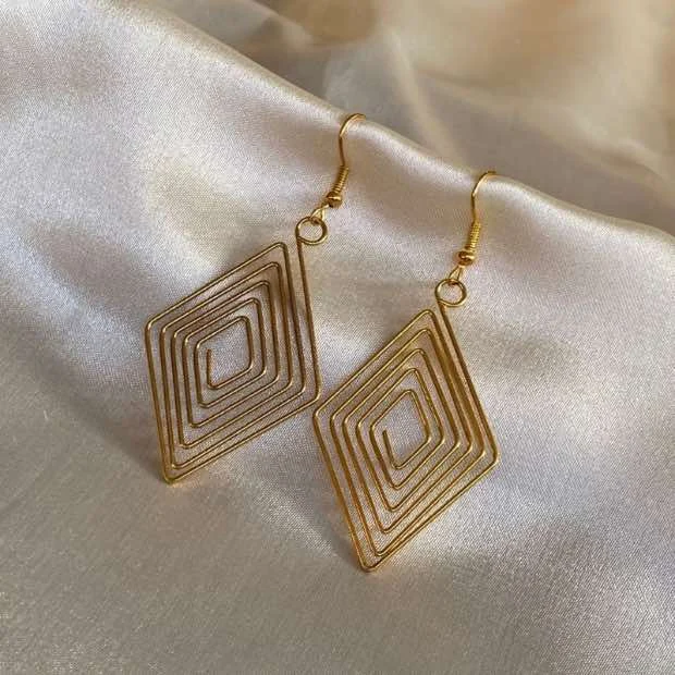Jewellery_902_8109 Rhombus Drop Earrings