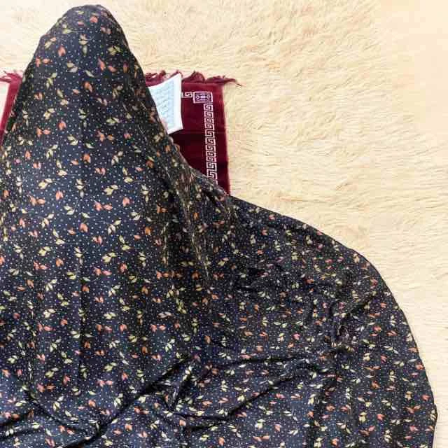 Large Makhna_90722 - 6 Namaz chadar without sleeves Clothifydotpk