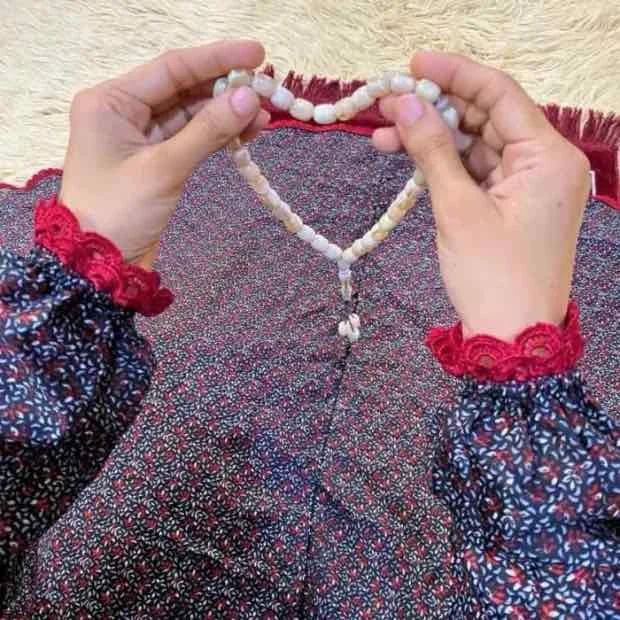 Premium Lace Namaz Chadar Clothifydotpk