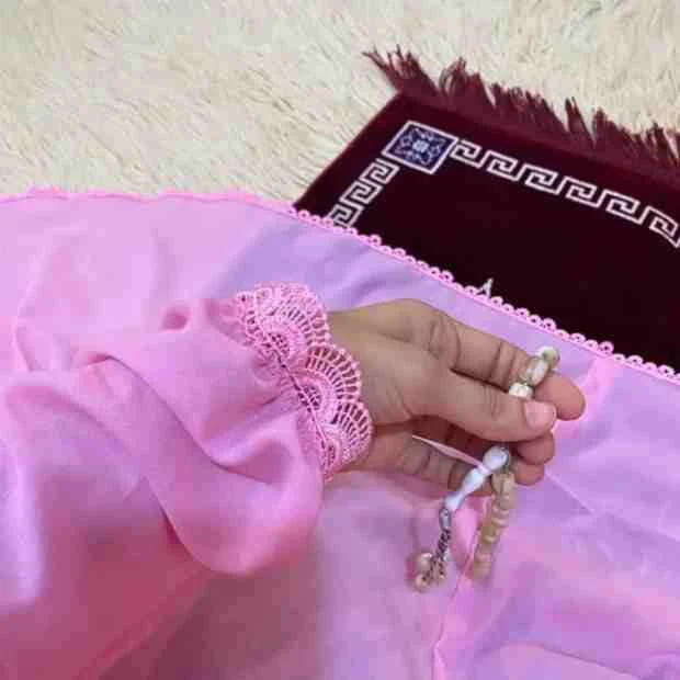 Premium Lace Namaz Chadar Clothifydotpk