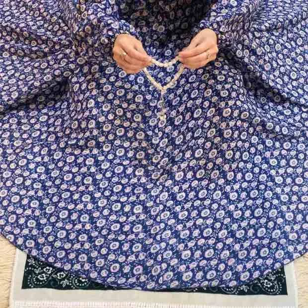 Printed Namaz Chadar with sleeves CLOTHIFYDOTPK