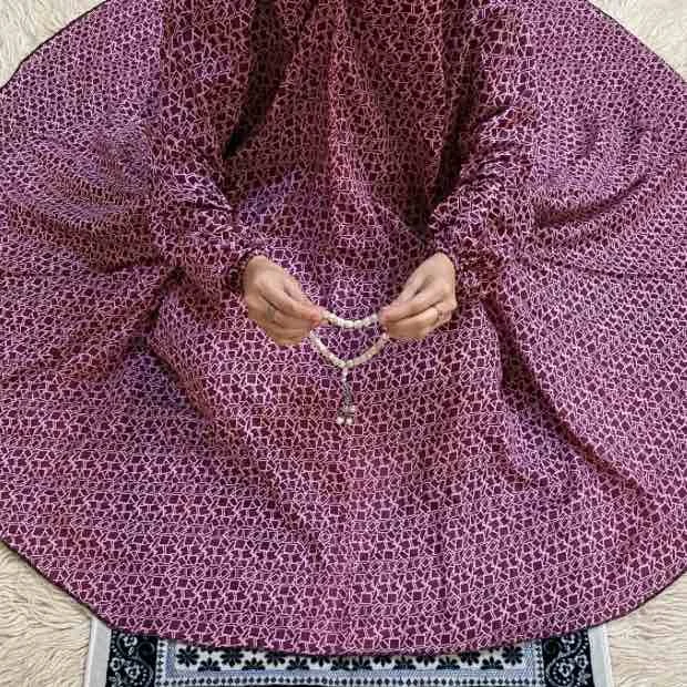 Printed Namaz Chadar with sleeves CLOTHIFYDOTPK