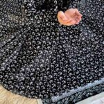 Namaz Chadar with sleeves CLOTHIFYDOTPK