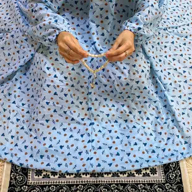 Printed Namaz Chadar with sleeves CLOTHIFYDOTPK