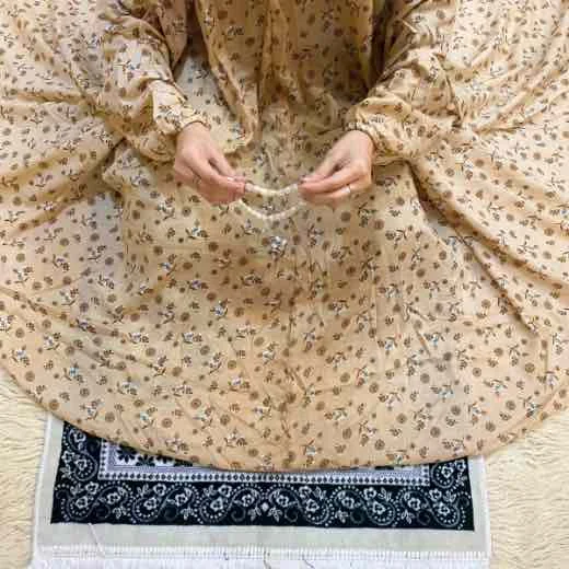 Namaz Chadar with sleeves Irani Chadar CLOTHIFYDOTPK