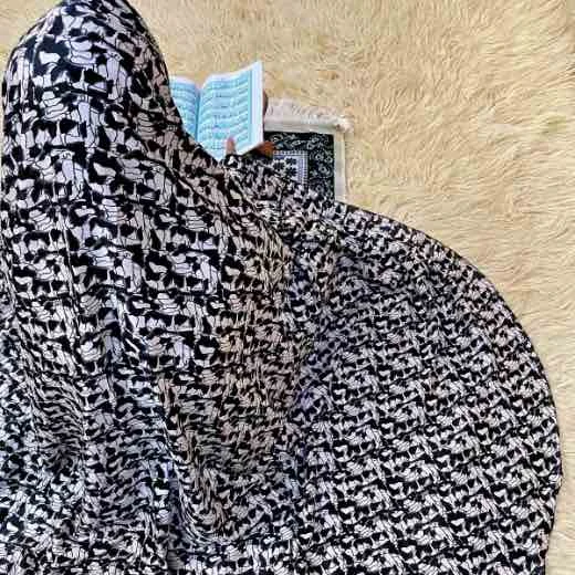 Namaz chadar without sleeves Namaz Makhna Clothifydotpk