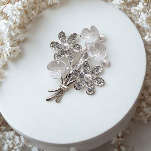 Brooch_PY0121 (520 x 520 px) - 5 Rhineluxe Brooch Clothifydotpk