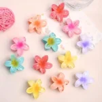 The sleek, ergonomic design of flower hair claw clip Clothifydotpk