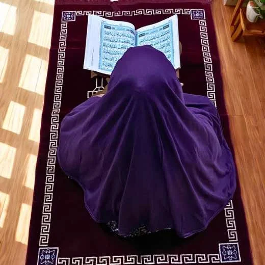 Close-up of a soft, lightweight Makhna Scarf hijab designed for kids namaz, featuring secure coverage.