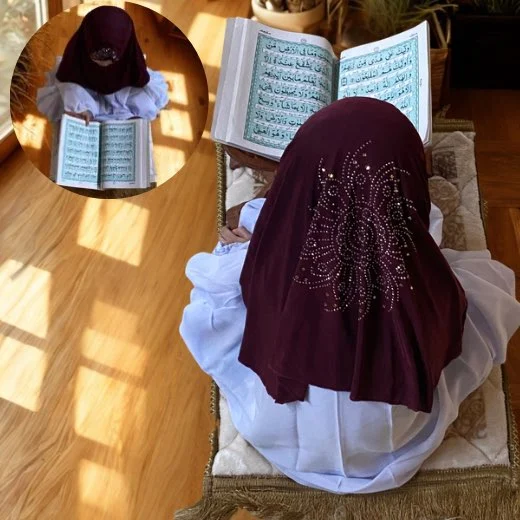 Close-up of a soft, lightweight Makhna scarf designed for kids namaz, featuring secure coverage.