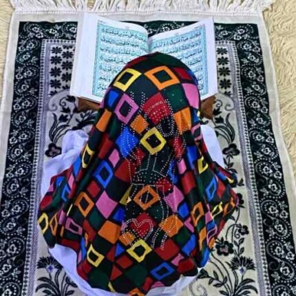 Close-up of a soft, lightweight Fancy Makhna hijab designed for kids namaz, featuring secure coverage.