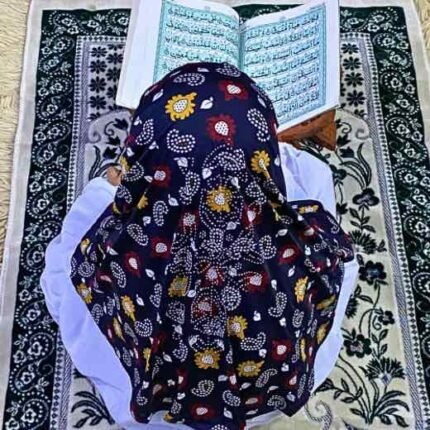 Close-up of a soft, lightweight Fancy Makhna hijab designed for kids namaz, featuring secure coverage.