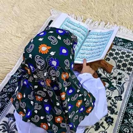 Close-up of a soft, lightweight Fancy Makhna hijab designed for kids namaz, featuring secure coverage.