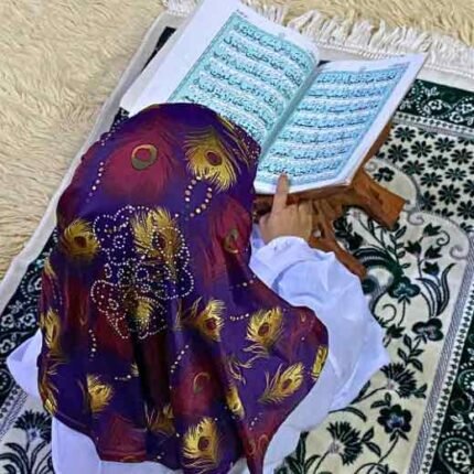 Close-up of a soft, lightweight Fancy Makhna hijab designed for kids namaz, featuring secure coverage.