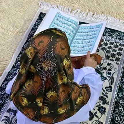 Close-up of a soft, lightweight Fancy Makhna hijab designed for kids namaz, featuring secure coverage.