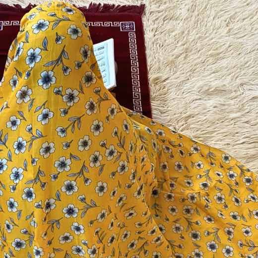 Makhna_Hijab_94110 - 18 A woman's namaz chadar without sleeves.