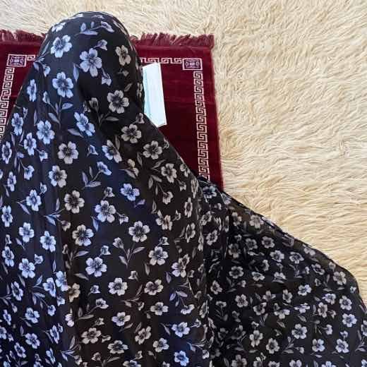 Makhna_Hijab_94110 - 6 A woman's namaz chadar without sleeves.