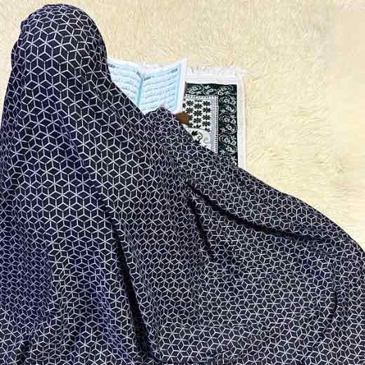 Makhna_L9463 - 10 A woman's large size namaz chadar without sleeves.