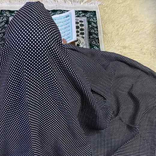 Makhna_L9463 - 18 A woman's large size namaz chadar without sleeves.