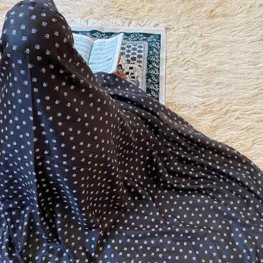 Makhna_Hijab_0813134 - 62 A large size woman's namaz chadar without sleeves.