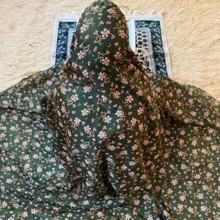 A large size woman's namaz chadar without sleeves.