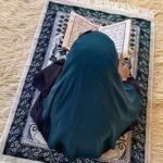Close-up of a soft, lightweight Fancy Makhna scarf designed for kids namaz, featuring secure coverage.