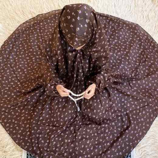 Kids_Namaz_Chadar-010293 - 7 A young girl wearing kids namaz chadar with sleeves, offering salah from Clothifydotpk