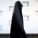 Woman wearing Irani Gol Namaz Chadar