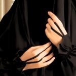 Model wearing Jet black Saudi Jilbab.
