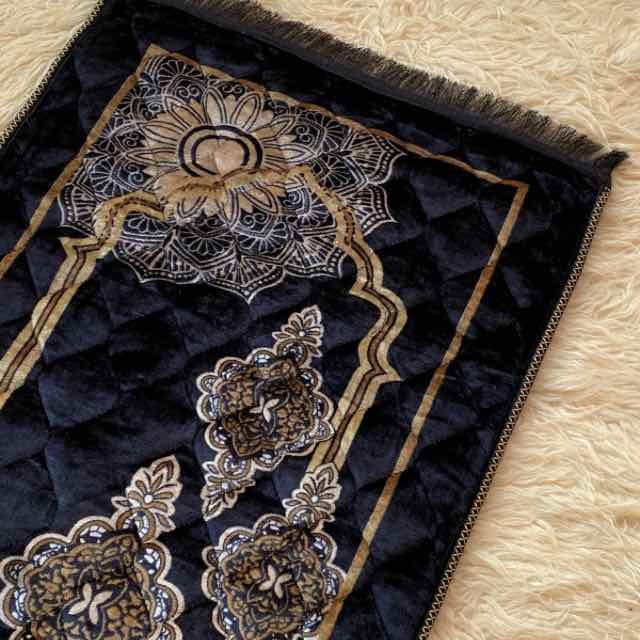 Prayer_Mat-82011 - 92 This beautifully designed, quilted prayer mat offers premium padding and is shown flat - courtesy of CLOTHIFYDOTPK.